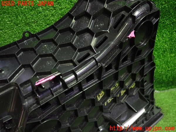 5UPJ-18237516]BMW 320i(8A20 F30)グローブボックス1 中古_m0004.jpg