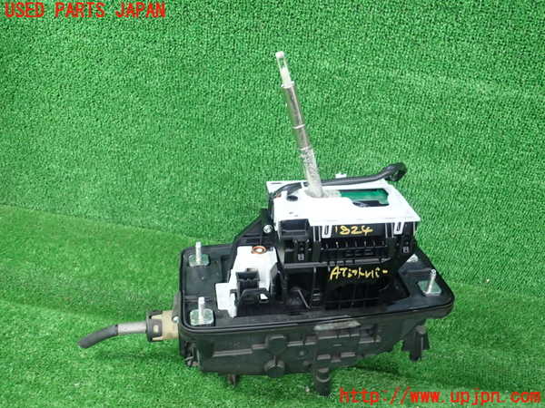 5UPJ-18247555]アウディ・A5 スポーツバック(8TCDNL)ATシフトレバー 中古_m0002.jpg