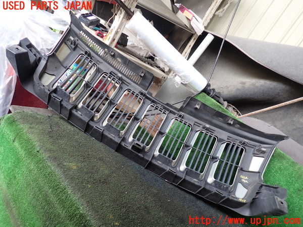 1UPJ-18251050]ジープグランドチェロキー(WK36A)ラジエターグリル 中古_m0004.jpg