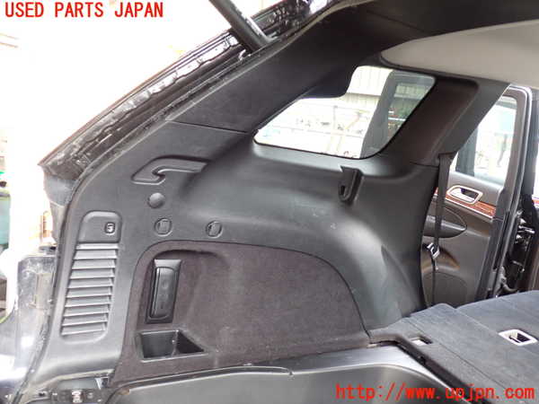 5UPJ-18257680]ジープグランドチェロキー(WK36A)左リアピラートリム 中古_m0001.jpg