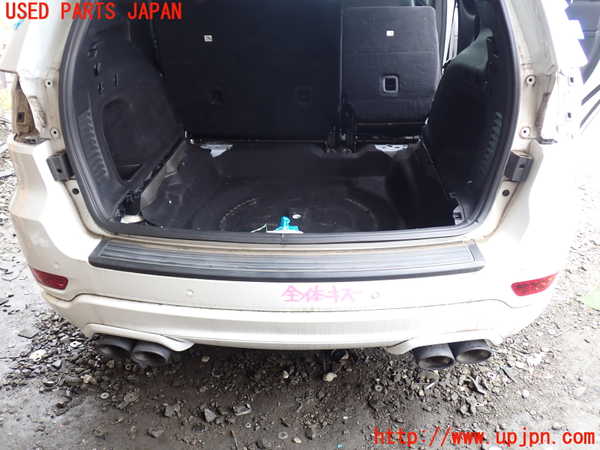 5UPJ-18261610]ジープグランドチェロキー(WK36T)リアバンパー 中古_m0001.jpg
