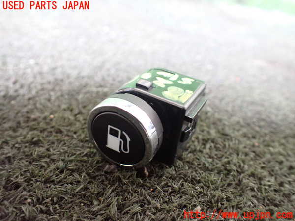 5UPJ-18266307]ジープグランドチェロキー(WK36T)スイッチ2 (フューエルオープナー) 中古_m0001.jpg
