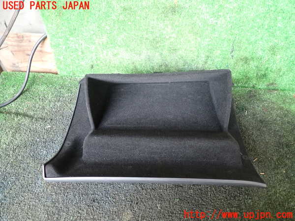 5UPJ-18267516]ジープグランドチェロキー(WK36T)グローブボックス1 中古_m0003.jpg