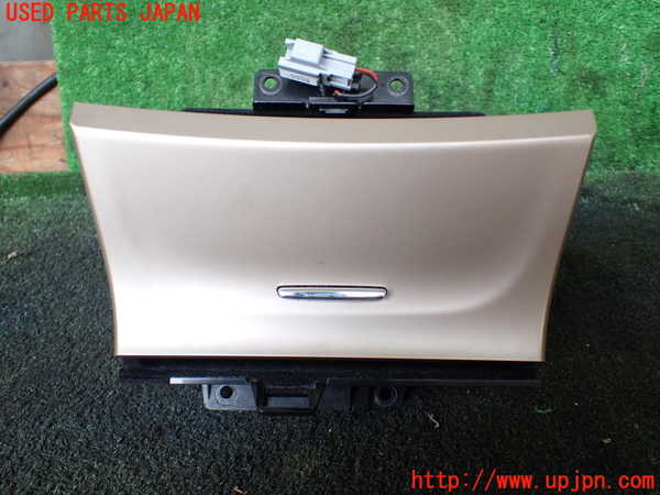5UPJ-18267841]ジープグランドチェロキー(WK36T)小物入れ1 中古_m0001.jpg