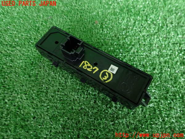 5UPJ-18276308]BMW X1(HS20)(F48)スイッチ3 (DSC/ドライビングコントロール/パークディスタンス/HDC) 中古_m0002.jpg