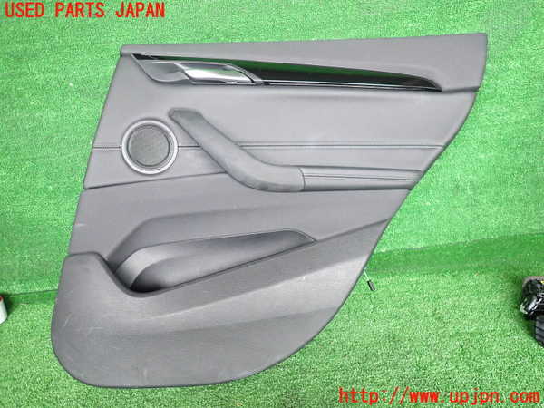 5UPJ-18271294]BMW X1(HS20)(F48)右後ドア内張り 中古_m0001.jpg