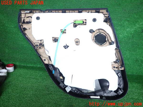 5UPJ-18271294]BMW X1(HS20)(F48)右後ドア内張り 中古_m0003.jpg