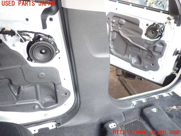 2UPJ-18277670]BMW X1(HS20)(F48)左センターピラートリム 中古_m0005.jpg