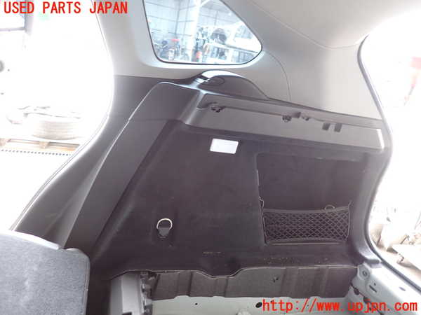 5UPJ-18277675]BMW X1(HS20)(F48)右リアピラートリム 中古_m0003.jpg