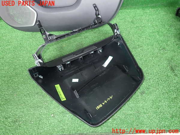 2UPJ-18287510]レンジローバー ヴェラール(LY2NA)メーターフード 中古_m0003.jpg
