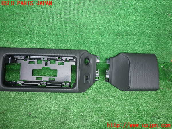 2UPJ-18287691]レンジローバー ヴェラール(LY2NA)内装トリム類1 中古_m0002.jpg