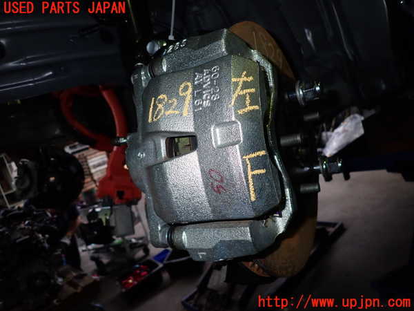 5UPJ-18294085]プリウス(MXWH65)左フロントキャリパー 中古_m0001.jpg