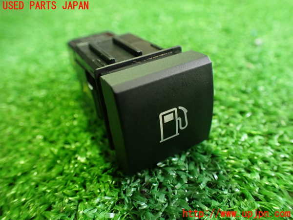 5UPJ-18296309]プリウス(MXWH65)スイッチ4 (給油口) 中古_m0001.jpg