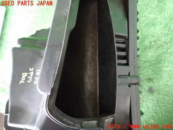 5UPJ-18302560]BMW X1(HT20)(F48)エアクリーナーボックス 中古_m0005.jpg