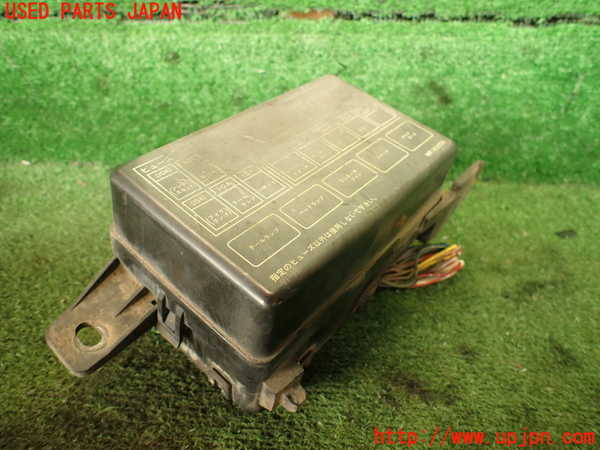 5UPJ-18326741]ランエボ(CE9A)ヒューズボックス1 中古_m0001.jpg