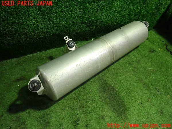 5UPJ-18335530]ポルシェ・パナメーラ 4S(970M48A)エアサスタンク 中古_m0003.jpg