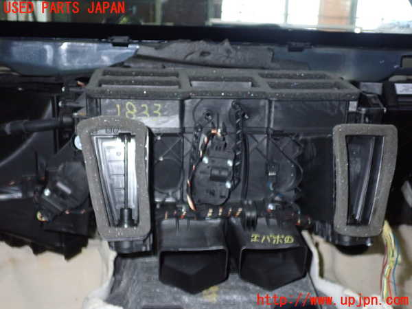 5UPJ-18336081]ポルシェ・パナメーラ 4S(970M48A)エバポレーター1 中古_m0002.jpg
