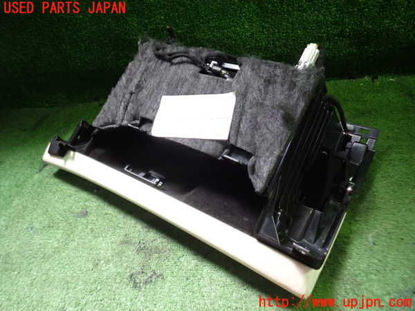 5UPJ-18337516]ポルシェ・パナメーラ 4S(970M48A)グローブボックス1 ジャンク部品取り_m0003.jpg