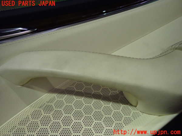 5UPJ-18331234]ポルシェ・パナメーラ 4S(970M48A)右前ドア内張り 中古_m0003.jpg