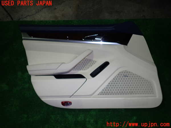 5UPJ-18331264]ポルシェ・パナメーラ 4S(970M48A)左前ドア内張り 中古_m0001.jpg