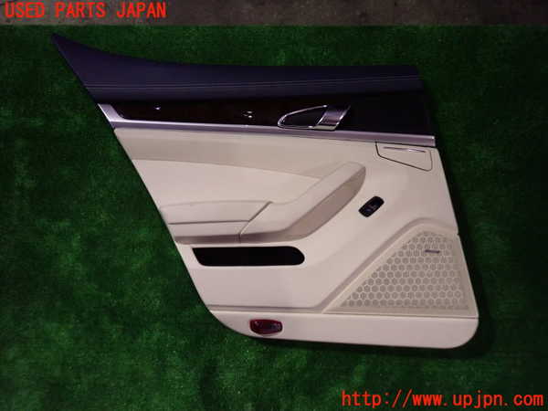 5UPJ-18331324]ポルシェ・パナメーラ 4S(970M48A)左後ドア内張り 中古_m0001.jpg
