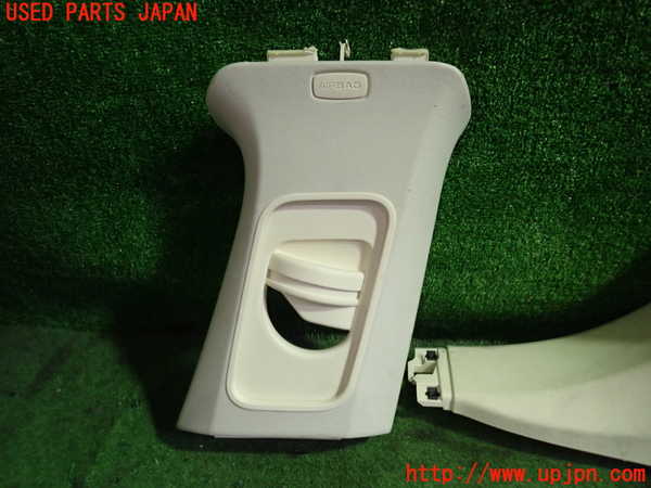 5UPJ-18337665]ポルシェ・パナメーラ 4S(970M48A)右センターピラートリム 中古_m0002.jpg