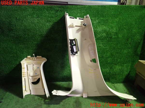 5UPJ-18337665]ポルシェ・パナメーラ 4S(970M48A)右センターピラートリム 中古_m0005.jpg