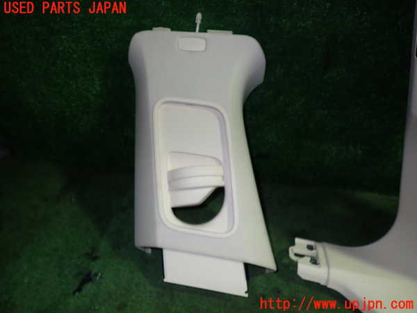 5UPJ-18337670]ポルシェ・パナメーラ 4S(970M48A)左センターピラートリム 中古_m0002.jpg