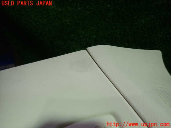 5UPJ-18337675]ポルシェ・パナメーラ 4S(970M48A)右リアピラートリム 中古_m0002.jpg