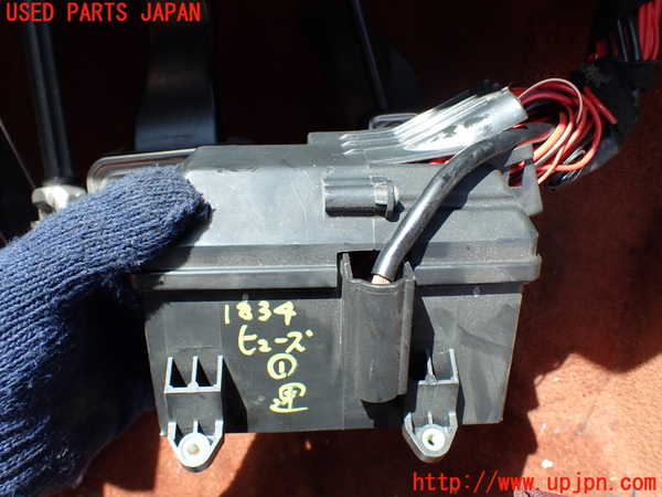 5UPJ-18346741]ベントレー・コンチネンタル・フライング・スパー(BSBEB)ヒューズボックス1 中古_m0002.jpg