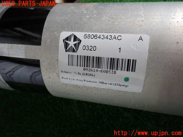 5UPJ-18395530]ジープグランドチェロキー(WK36TA)エアサスタンク 中古_m0003.jpg