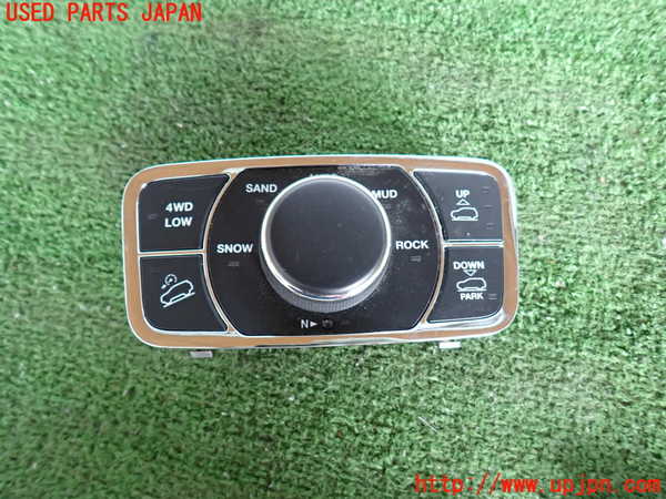 5UPJ-18396306]ジープグランドチェロキー(WK36TA)スイッチ1(走行モード 車高調整 4WD等) 中古_m0001.jpg