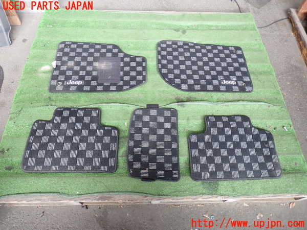 2UPJ-18397800]ジープグランドチェロキー(WK36TA)フロアマット 中古_m0001.jpg