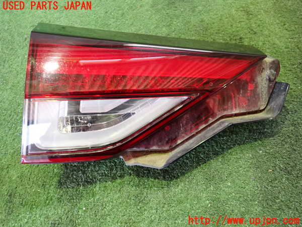 5UPJ-18401552]エクリプスクロス PHEV(GL3W)左リアフィニッシャー 中古_m0001.jpg