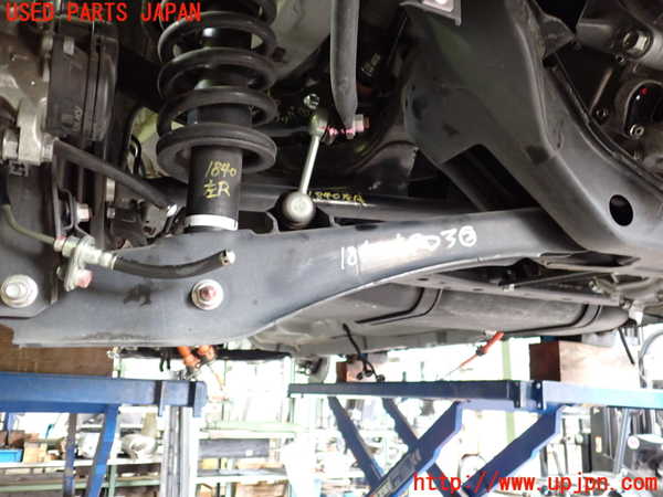 5UPJ-18405227]エクリプスクロス PHEV(GL3W)左リアロアアーム2 中古_m0001.jpg