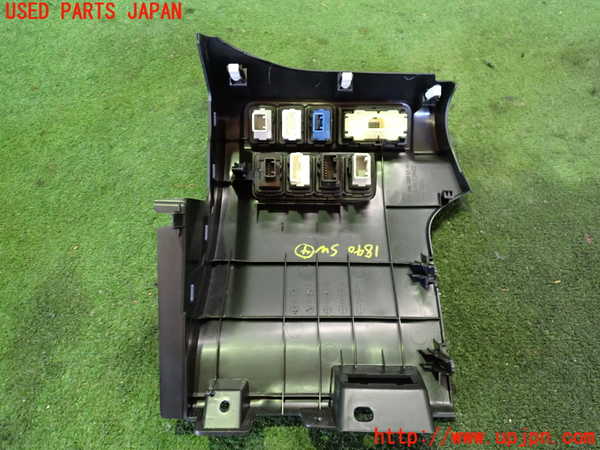 5UPJ-18406309]エクリプスクロス PHEV(GL3W)スイッチ4 (ヘッドアップディスプレイ・光軸調整ダイヤル　その他) 中古_m0003.jpg