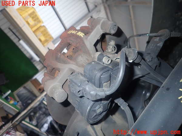 5UPJ-18424095]BMW 218d グランツアラー(2E20)(F46)左リアキャリパー 中古_m0002.jpg