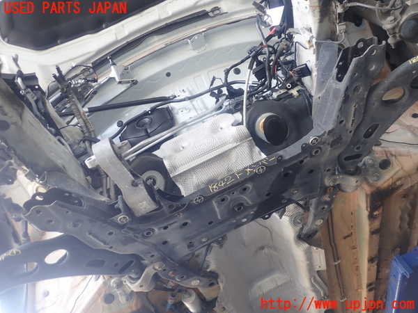 5UPJ-18425285]BMW 218d グランツアラー(2E20)(F46)フロントメンバー 中古_m0001.jpg