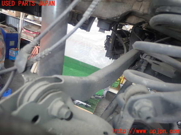 5UPJ-18425146]BMW 218d グランツアラー(2E20)(F46)右リアアッパーアーム1 中古_m0002.jpg
