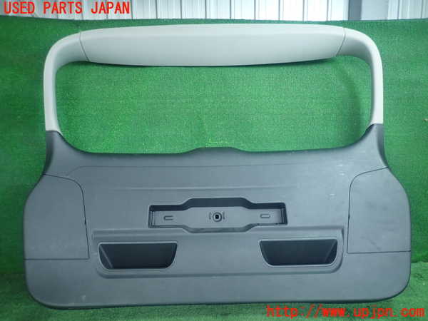 5UPJ-18421578]BMW 218d グランツアラー(2E20)(F46)バックドア内張り 中古_m0001.jpg