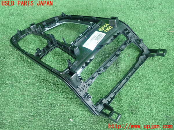 5UPJ-18427692]BMW 218d グランツアラー(2E20)(F46)内装トリム類2 中古_m0002.jpg