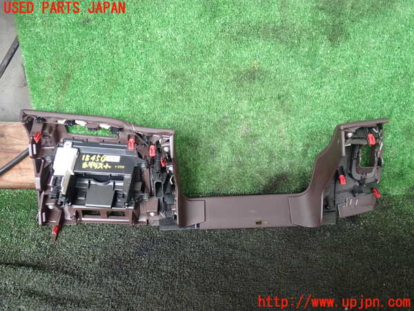 5UPJ-18457841]レクサス・LS500(VXFA55)小物入れ1 中古_m0003.jpg