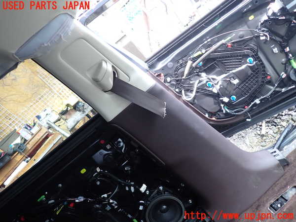 5UPJ-18457670]レクサス・LS500(VXFA55)左センターピラートリム 中古_m0001.jpg