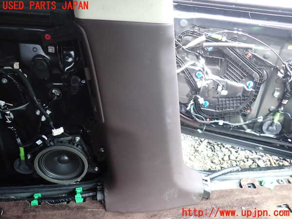 5UPJ-18457670]レクサス・LS500(VXFA55)左センターピラートリム 中古_m0003.jpg