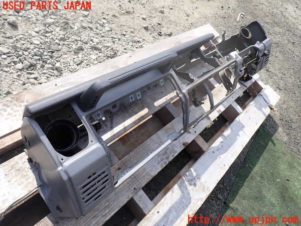 5UPJ-18467505]ランクル70系(BJ74V)ダッシュボード 中古_m0003.jpg