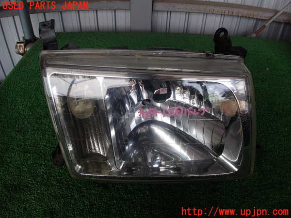 2UPJ-18471130]ランクル100系(UZJ100W)右ヘッドライト 中古_m0001.jpg