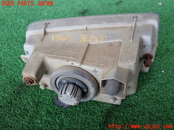 2UPJ-18471182]ランクル100系(UZJ100W)左フォグ 中古_m0003.jpg