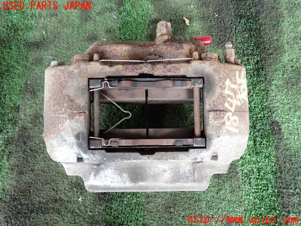 2UPJ-18474080]ランクル100系(UZJ100W)右フロントキャリパー 中古_m0001.jpg