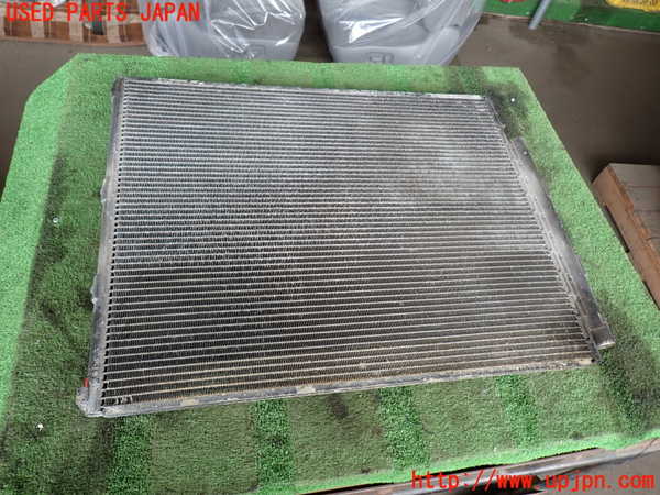 2UPJ-18476031]ランクル100系(UZJ100W)エアコンコンデンサー1 中古_m0002.jpg
