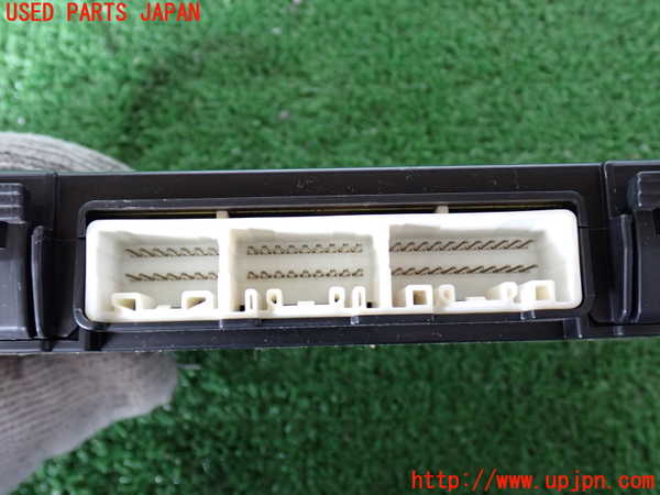 2UPJ-18476147]ランクル100系(UZJ100W)コンピューター2 (インストルメントパネル) 中古_m0002.jpg